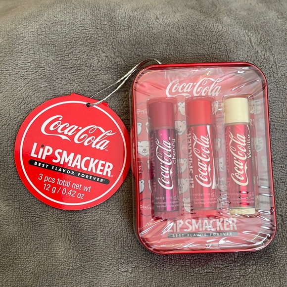2022 limited edition - Coca-Cola 3 pack Lipsmacker lip balm in collectable tin. - Picture 1 of 5